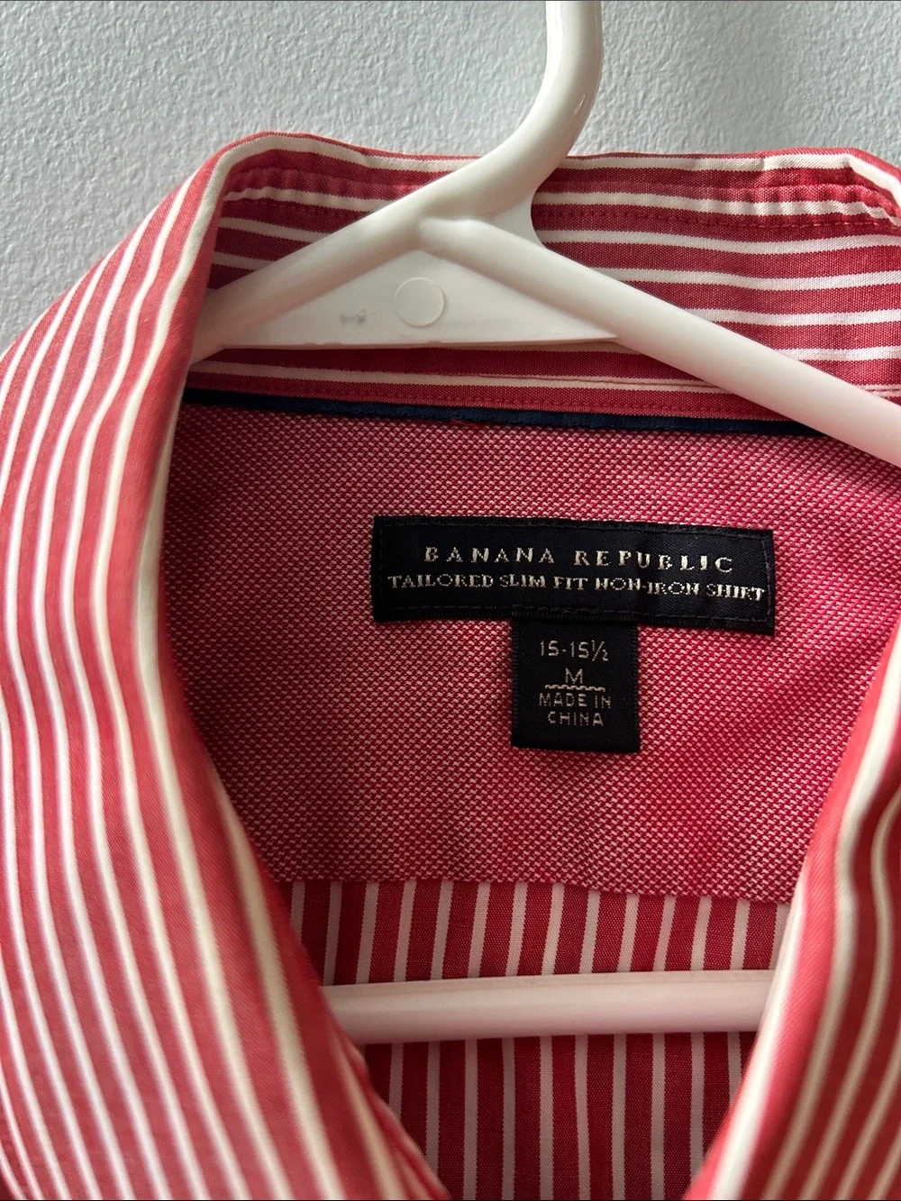 Men’s Banana Republic Red and White Striped Dress Shirt